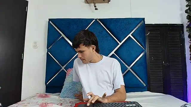 EdwinBoys online show from June 11, 1:30 pm