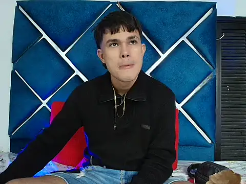EdwinBoys online show from May 4, 1:36 pm
