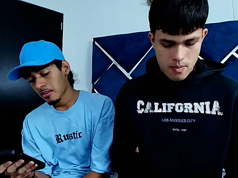 EdwinBoys online show from May 15, 1:31 pm