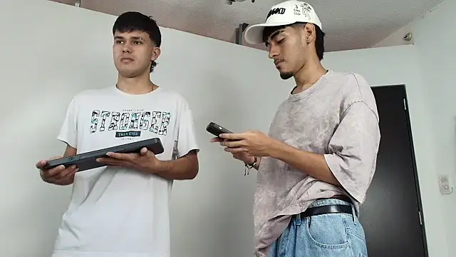 EdwinBoys online show from May 20, 1:30 pm
