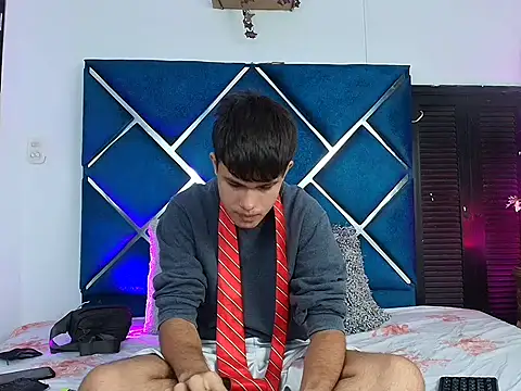 EdwinBoys online show from April 18, 12:51 pm