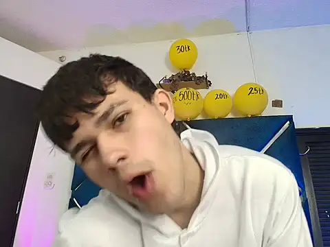 EdwinBoys online show from April 27, 1:09 pm
