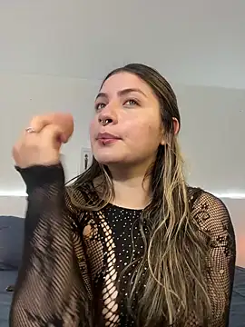 juanitablue online show from May 1, 6:57 pm