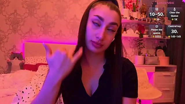 Snapshot of MyNaomi chatting on June 10, 9:49 pm MyNaomi online show from June 10, 9:49 pm