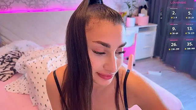 Snapshot of MyNaomi chatting on July 17, 8:50 pm MyNaomi online show from July 17, 8:50 pm