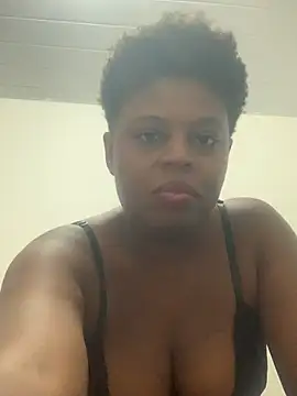 Jennifer3096 online show from April 14, 9:20 pm