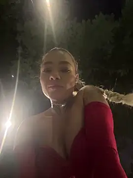 Snapshot of Violeta_queen1 chatting on June 22, 12:27 am Violeta queen1 online show from June 22, 12:27 am