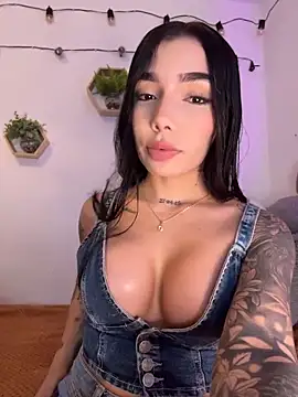 milasantana  online show from June 16, 10:32 pm
