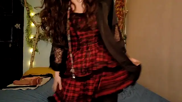 missclochette online show from May 18, 6:34 pm