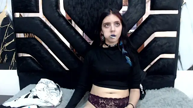amberblackcs01 online show from May 10, 12:03 am