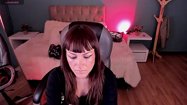 Kim Jeins666  online show from May 30, 12:33 pm