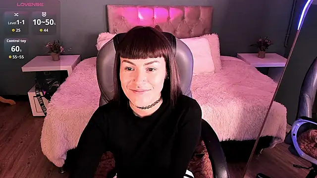 Kim Jeins666  online show from May 25, 1:10 pm