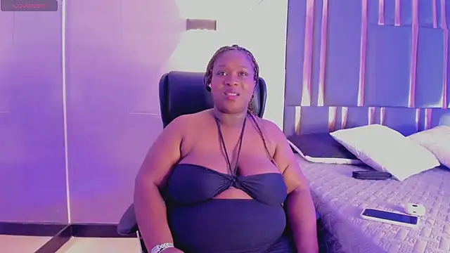 TreisyVixen online show from June 17, 4:39 pm