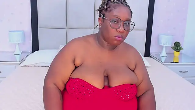 TreisyVixen online show from June 25, 5:12 am