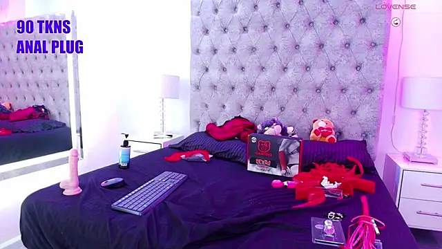 Zoe M00n online show from July 4, 8:10 am