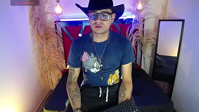 Nickk 21  online show from May 12, 1:06 pm
