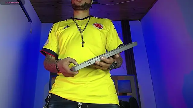 Nickk 21  online show from May 26, 5:22 pm