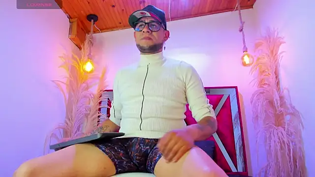 Nickk 21  online show from April 27, 1:31 pm