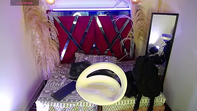 Nickk 21  online show from May 11, 1:12 pm