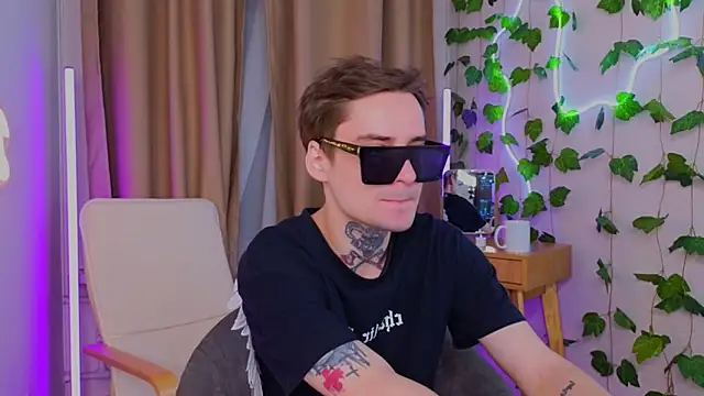 dri11fi11 online show from April 17, 9:39 pm