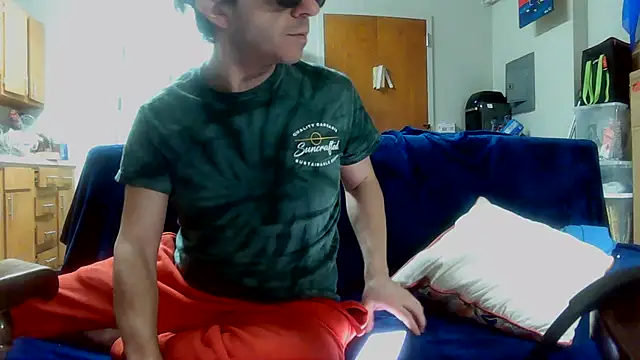 Snapshot of OtterBox chatting on July 17, 12:30 am OtterBox online show from July 17, 12:30 am