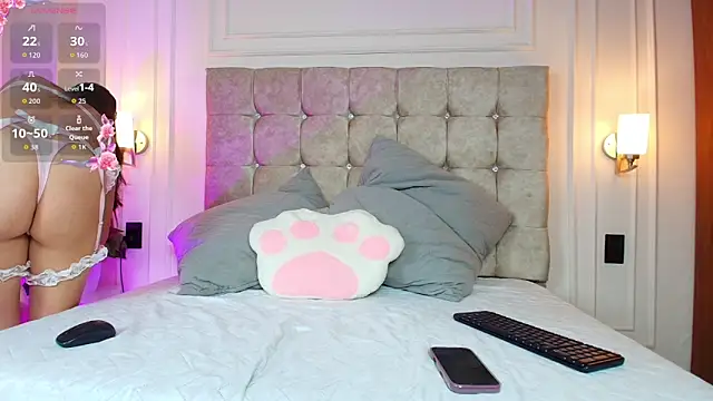 Snapshot of SophieBuitrago chatting on June 3, 12:06 pm SophieBuitrago online show from June 3, 12:06 pm