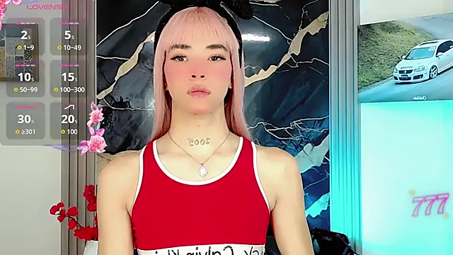 Snapshot of moon_sweet- chatting on June 11, 3:25 am moon sweet- online show from June 11, 3:25 am