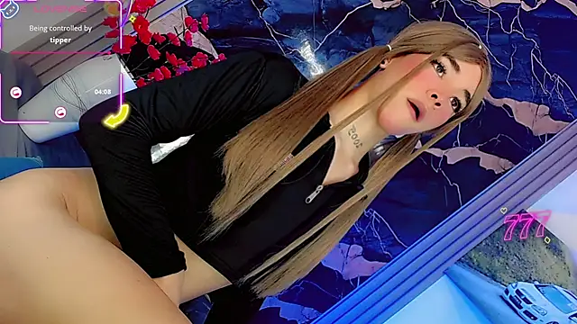 Snapshot of moon_sweet- chatting on June 25, 5:12 am moon sweet- online show from June 25, 5:12 am