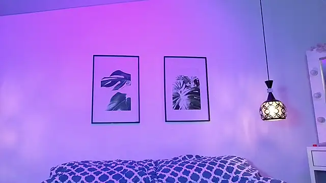 kyliejenner vg online show from April 28, 2:27 am