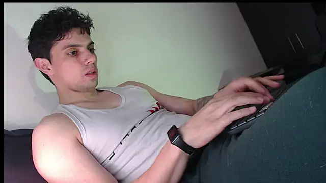 stefan slvtre  online show from April 18, 2:14 am