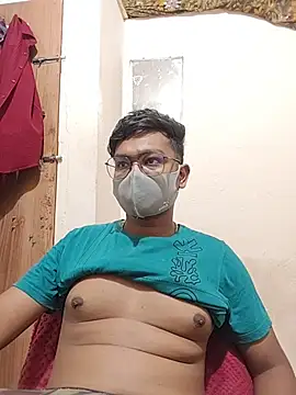Snapshot of hot_boy995 chatting on June 15, 5:23 pm hot boy995 online show from June 15, 5:23 pm