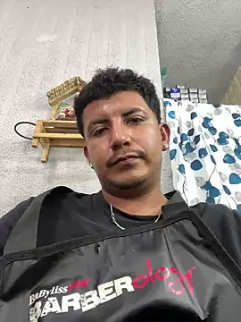 Snapshot of Alcantar01 chatting on May 17, 10:32 pm Alcantar01 online show from May 17, 10:32 pm