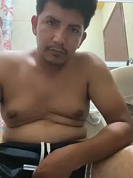 Snapshot of Alcantar01 chatting on May 23, 3:49 am Alcantar01 online show from May 23, 3:49 am
