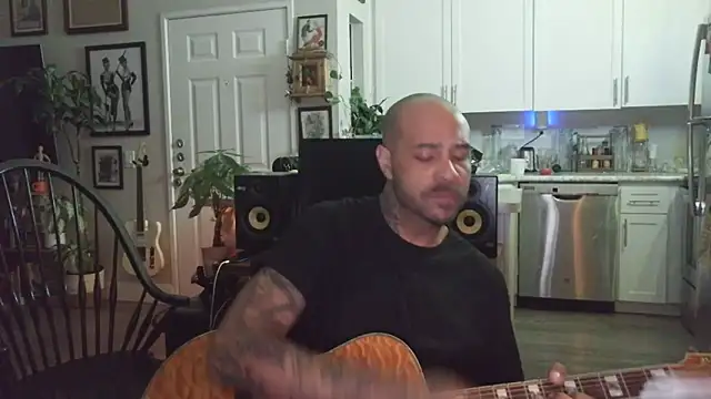 bbcdelux online show from April 19, 8:04 am