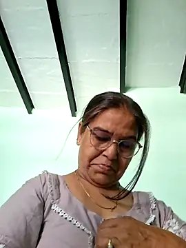 Snapshot of Shalini3456 chatting on May 20, 7:38 am Shalini3456 online show from May 20, 7:38 am