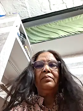 Snapshot of Shalini3456 chatting on May 15, 6:44 am Shalini3456 online show from May 15, 6:44 am