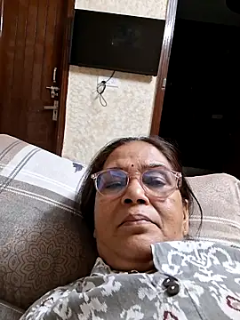 Snapshot of Shalini3456 chatting on April 20, 8:17 am Shalini3456 online show from April 20, 8:17 am