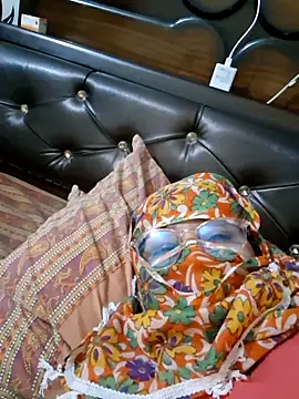 Shalini3456 online show from April 19, 10:05 am