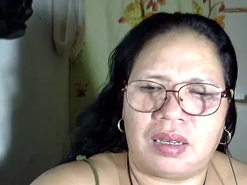 HottyCurlyPeanut online show from May 10, 5:11 am
