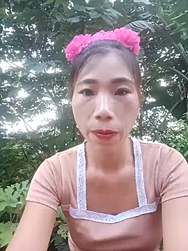 Snapshot of Elena_Mia chatting on July 6, 10:45 pm Elena Mia online show from July 6, 10:45 pm
