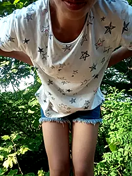 Snapshot of Elena_Mia chatting on July 13, 10:36 am Elena Mia online show from July 13, 10:36 am