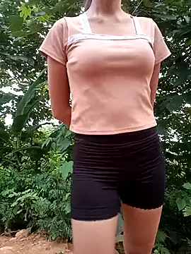 Snapshot of Elena_Mia chatting on July 14, 10:49 pm Elena Mia online show from July 14, 10:49 pm