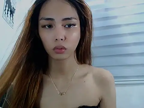UrHolyBody online show from May 9, 7:01 am