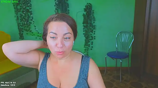 Snapshot of Zoe_Zephyr chatting on July 17, 6:32 am Zoe Zephyr online show from July 17, 6:32 am