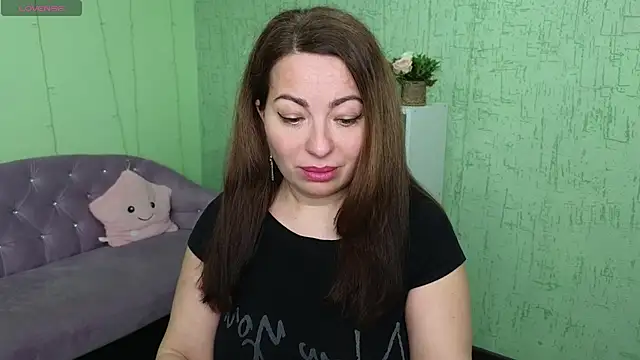 Zoe Zephyr online show from April 29, 5:33 am
