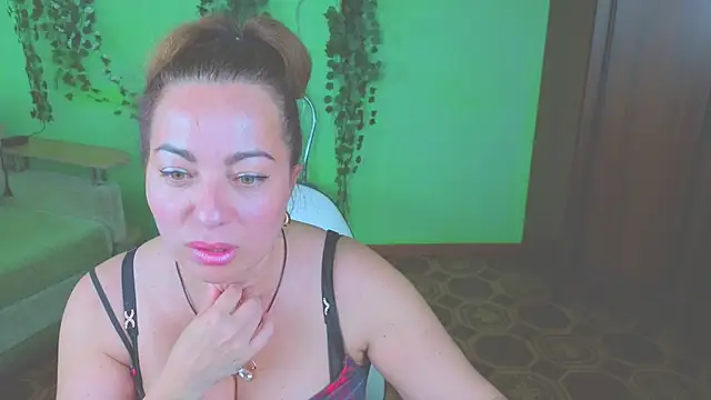 Snapshot of Zoe_Zephyr chatting on June 25, 6:18 am Zoe Zephyr online show from June 25, 6:18 am