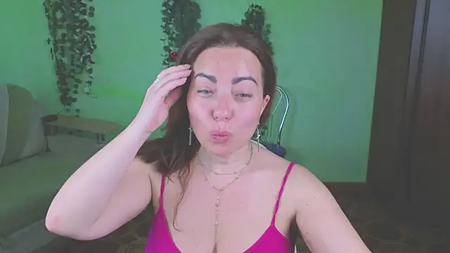 Snapshot of Zoe_Zephyr chatting on June 11, 5:37 am Zoe Zephyr online show from June 11, 5:37 am