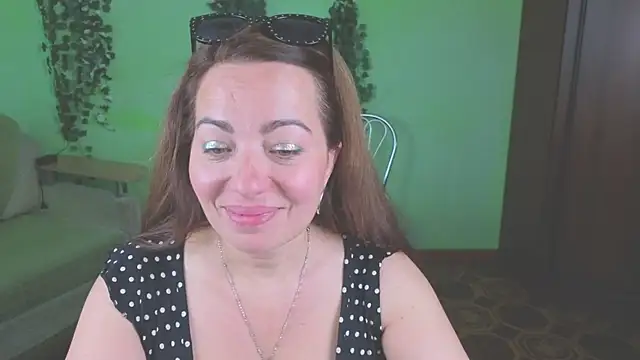 Snapshot of Zoe_Zephyr chatting on June 10, 5:41 am Zoe Zephyr online show from June 10, 5:41 am