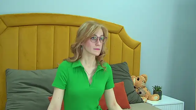 GraceHudsons online show from May 15, 4:21 am