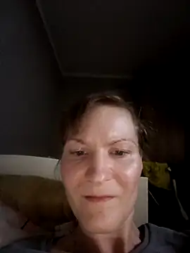 Snapshot of AnnieNet chatting on April 28, 8:24 pm AnnieNet online show from April 28, 8:24 pm